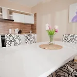 Apartments Atia 체르노모레츠