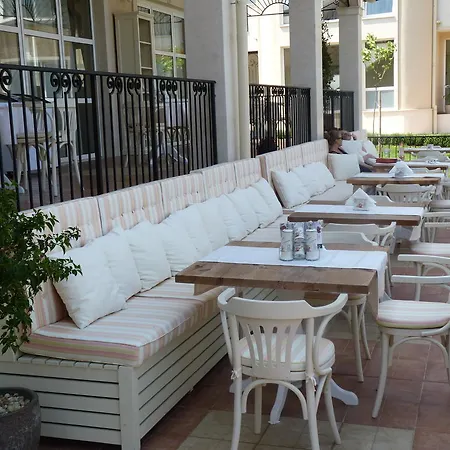 Aparthotel Apartments Atia Černomorec