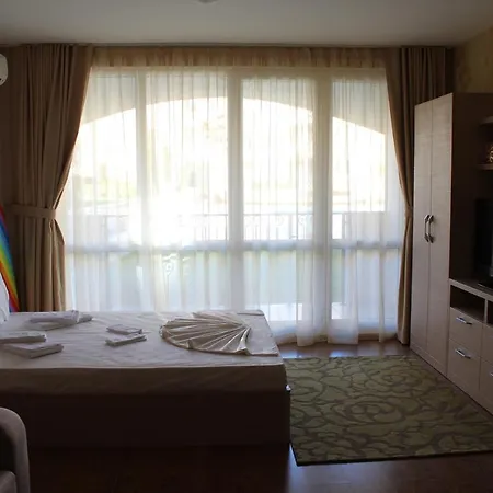 Ξενοδοχείο με διαμερίσματα Apartments Atia 3*